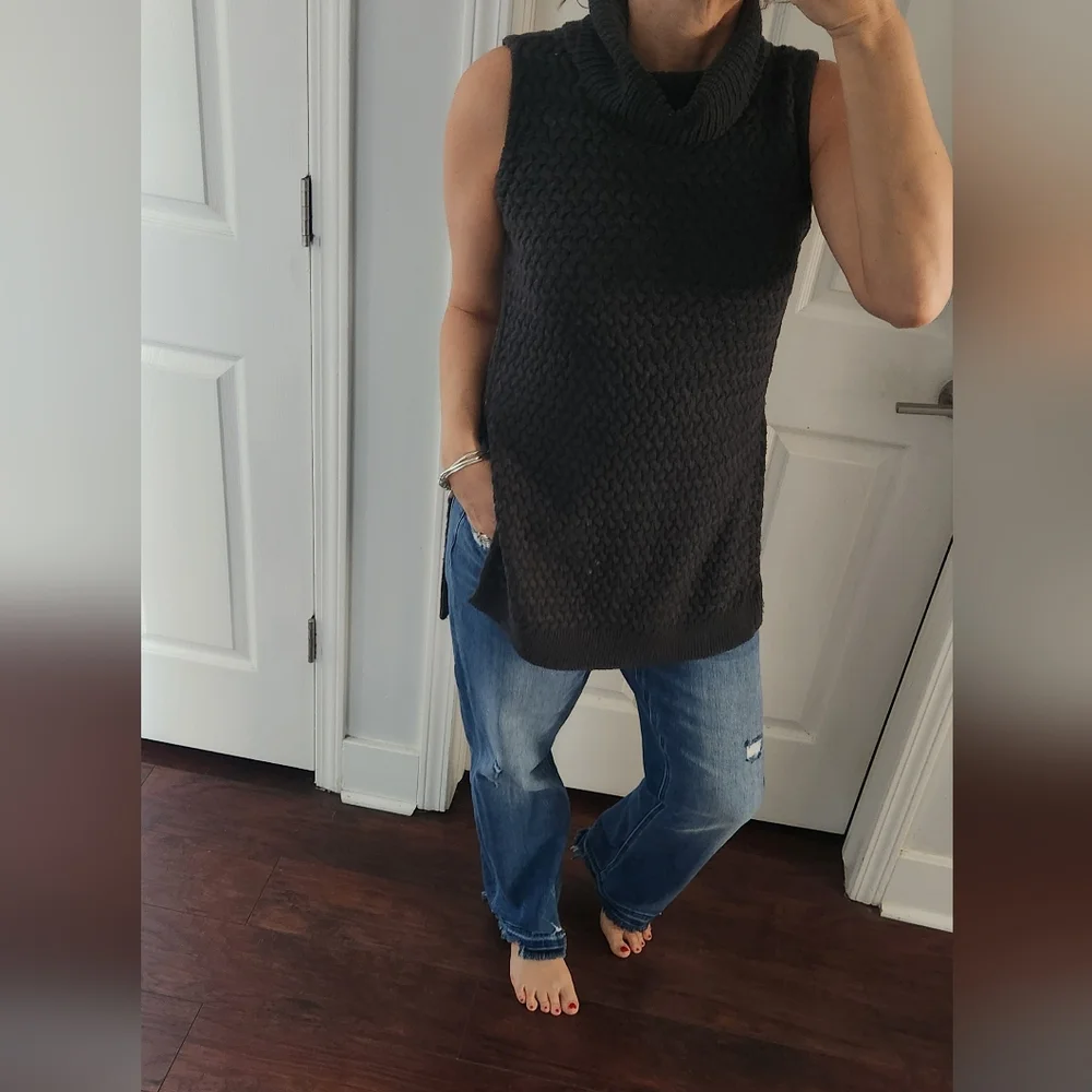 Bailey 44 Women's Stanton Sleeveless Turtleneck Sweater